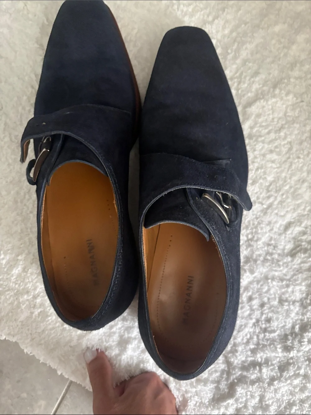 Magnanni refined navy